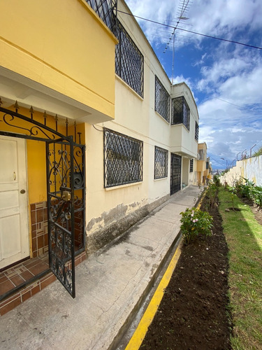Imagen 3 de 23 de Casa Dos Plantas Norte De Quito En Conjunto | Seguridad 24 H