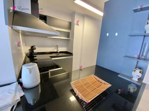 Venta De Apartamento De 2 Dormitorios Y Medio En Edificio Icon Brava