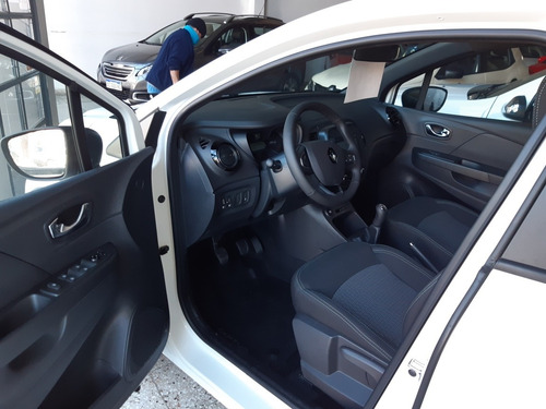 Imagen 3 de 8 de Volkswagen Suran 2010 1.6 Comfortline 101cv 11a