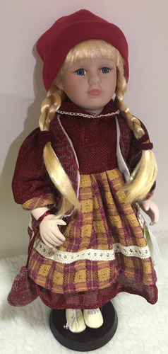 Imagem 3 de 6 de Boneca De Porcelana Camponesa De 40 Cm Importada Priscilla