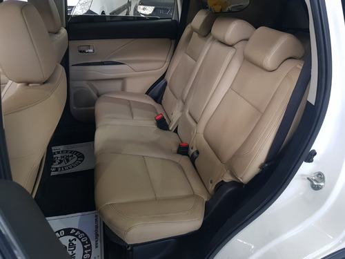 Imagem 8 de 15 de Outlander Hpe-s V6 7 Lugares Teto Solar 18/2019 Só 29.000 Km