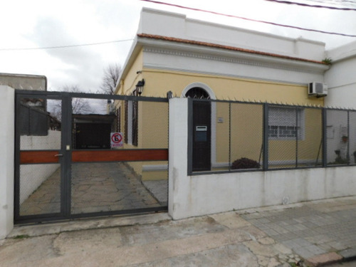 2 Casas De 3 Dormitorios Y Garage En Sayago