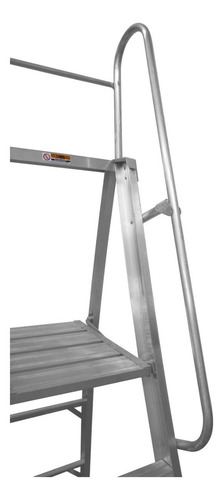 Escalera C/plataforma Pleg 4 Esc, Ruedas Y Barandal Akron Color Plateada