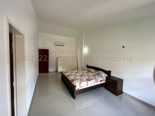 Imagen 25 de 30 de Casa En Venta, Santa Sofia, 500mts, Rah 23-9235