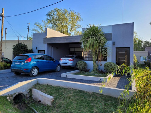 Casa En Venta - 2 Dormitorios 1 Baño - Cochera - 200mts2 - Bosque De San Vicente