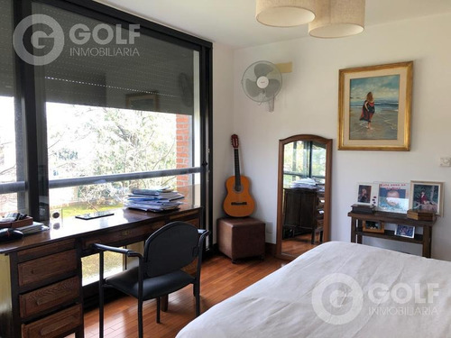 Vendo O Alquilo Apartamento De 3 Dormitorios Con 2 Garajes, Área De Playroom Exclusiva, Carrasco
