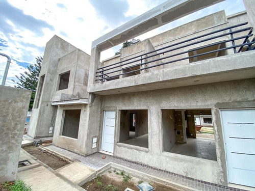 Imagen 2 de 11 de Venta Departamento Tres Ambientes San Miguel Complejo