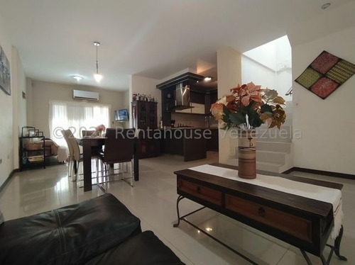 Imagen 1 de 12 de Townhouse En Venta En El Limon 22-13309 Jcm