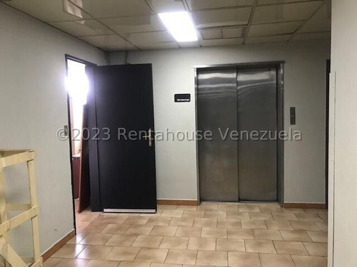 Cur. Oficina En Venta En Los Cortijos De Lourdes 24-7012 Yg