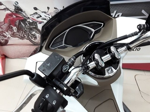 Honda Pcx 150 Deluxe - Alta Tecnologia E Facil De Pilotar