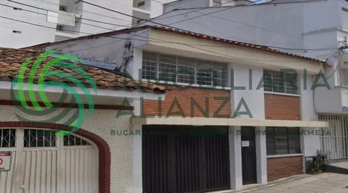 Casa En Venta En La Universidad. Cod V61531