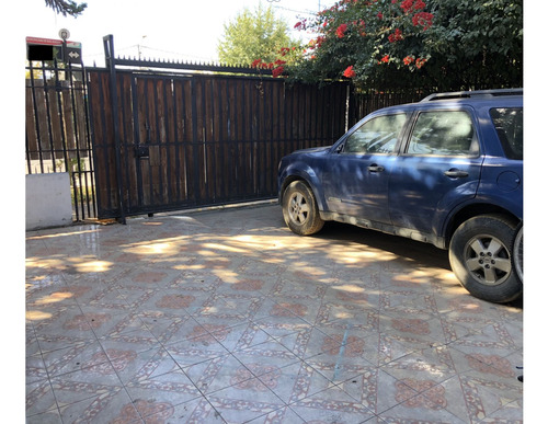 Vende Casa Grande 4 Dorm, 2 Baños, A Pocas Cuadras Metro Rod