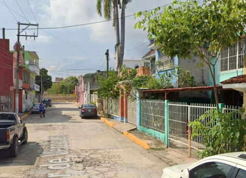 Casa En Venta De Remate Bancario Flor De Verónica, Gaviotas Nte. Sector Popular, 86068 Villahermosa, Tab. -jcbb2