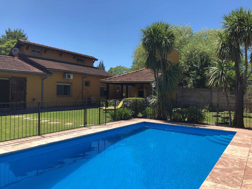 Imagen 8 de 13 de Excelente Casa Quinta - Ramal Pilar Km40