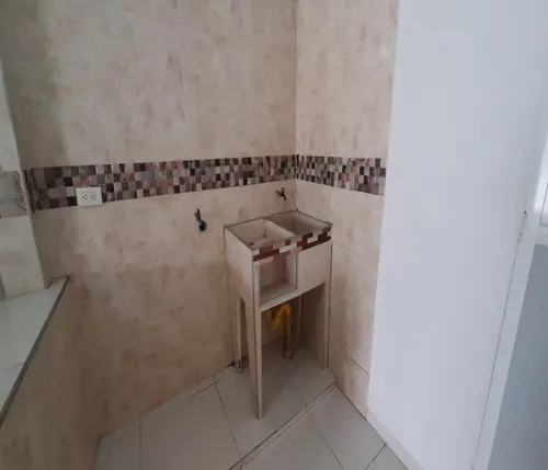 En Nueva Floresta Se Alquila Apartamento