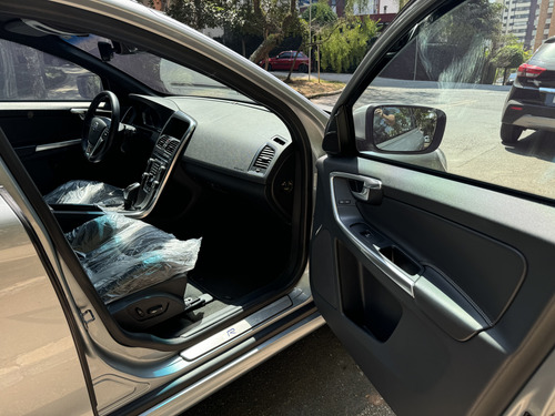 Volvo XC60 2.0 T5 R-design 5p