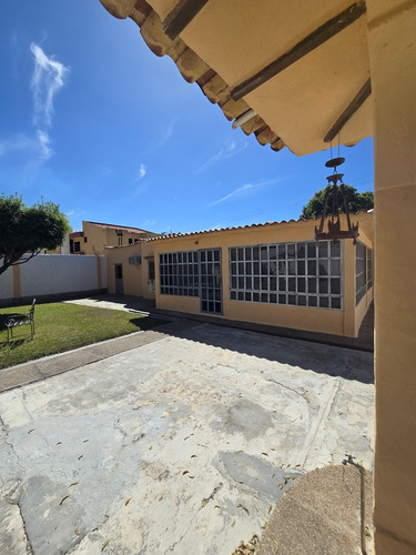 Yosmar Y Fernando Venden Casa En Sabana Del Medio, Via La Cumaca
