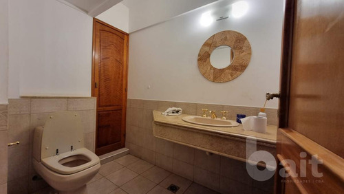 Imagen 6 de 30 de Venta Casa En Villa Belgrano, 4 Dormitorios Y 5 Baños Con Gran Parque!!