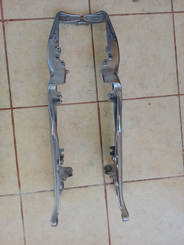 Cola Subframe Honda 1000rr 2008 2009 2010 2011 2012 2016 (Usado)