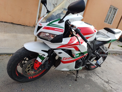 Imagen 1 de 7 de Honda Moto De Pista