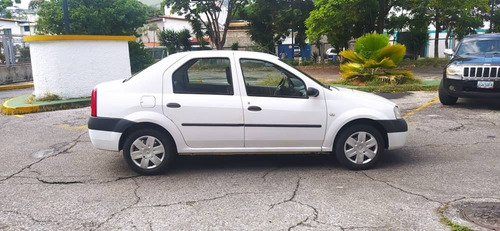 Imagen 8 de 15 de Renault Logan Sincronico Gas