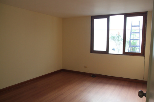 Imagen 7 de 10 de Hermosa Casa En Surco Excelente Ubicación