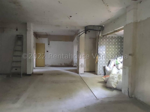 Imagen 5 de 15 de Casa En Venta Los Palos Grandes 23-14968 Wolfgang Liaz 0414-132-24-22 0412-582-01-12