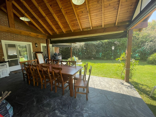 Imagen 13 de 30 de Casa 5 Ambientes Con Piscina La Tradicion