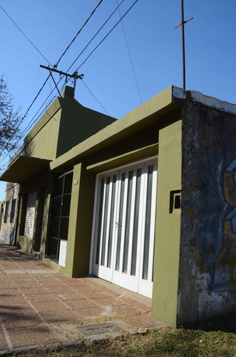 Imagen 4 de 17 de Casa Con Salón Comercial En Venado Tuerto