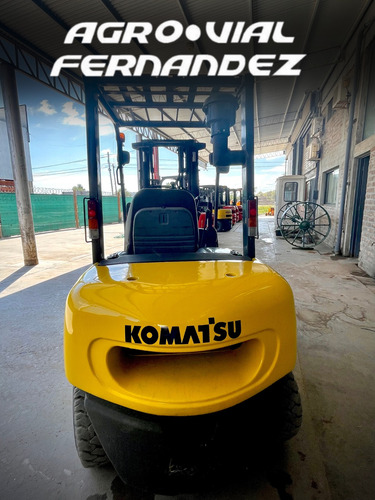 Autoelevador Komatsu 2.5tn - Dual - Uñas Volcables Diesel