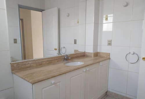 Excelente Casa En Santiago, Zona Oriente