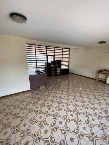 Imagen 5 de 18 de Casa En Venta El Morro Cod:143088 Albert Gonzalez 04121444789 (solo Clientes)