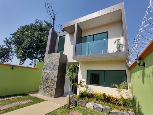 Casa Nueva En Pedregal De Las Fuentes, Jiutepec Morelos.