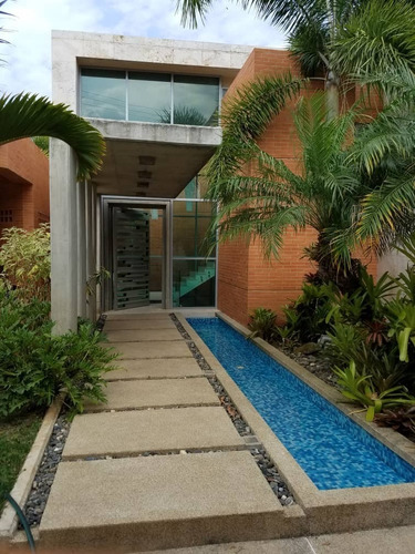 Imagen 8 de 10 de Casa De Lujo En Guataparo Country Club
