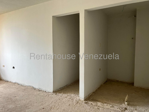 Apartamento En Venta En La Victoria Aragua 25-22980 Irrr