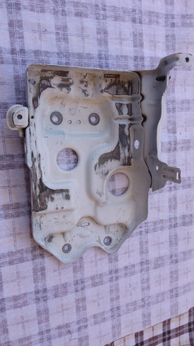 Base Soporte Batería Chevrolet Aveo 2014 (Usado)