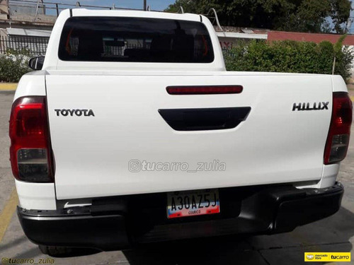 Toyota Hilux 2.7 4x2