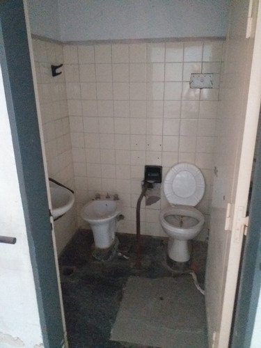 Imagen 15 de 27 de Venta En Castelar De Importante Edificacion.