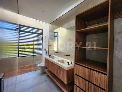 Casa En Venta En Vía Cumbres, Cancún