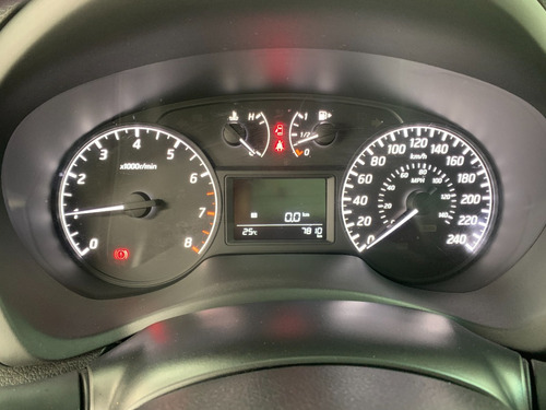 Nissan Sentra B 17 2018 Caja De 6ta Exlente Solo Km 7800