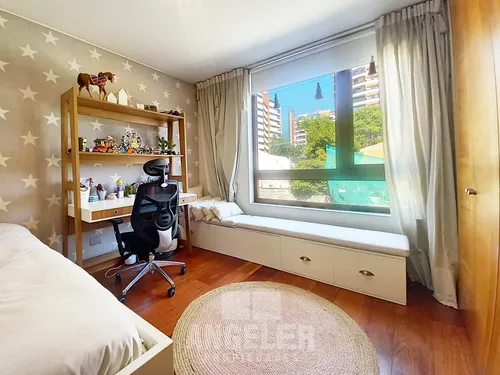 Duplex Con Jardín Y Gran Sala En Piso 1 * 3d/4b En Vitacura