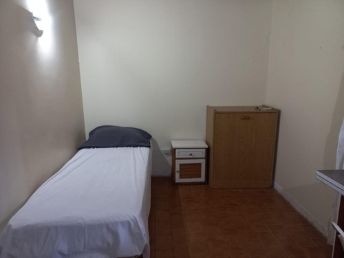 Casa En Venta - 2 Dormitorios 1 Baño - Ostende