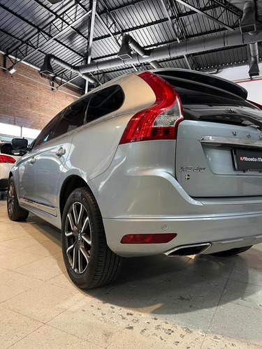 Imagen 6 de 7 de Volvo Xc60 2018 2.5 T5 Inscription