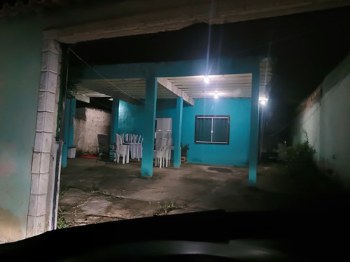 Casa Grande 140 Metros Quadrados Com Garagem Pra 3 Carros