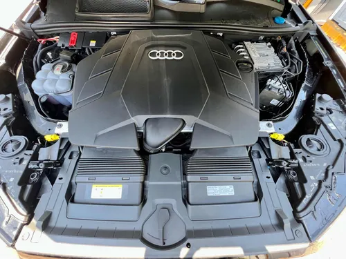 Audi Q7 .