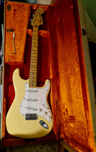 Fender Yngwie Malmsteen Usa Destro Amarelo Madeira De Bordo (Usado)