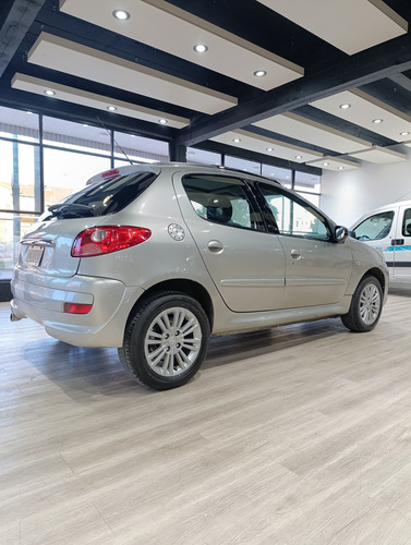 Peugeot 207 1.6 Xt