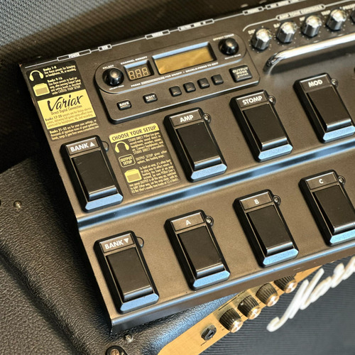 Pedaleira Multiefeitos Line 6 Pod Xt Live -maismusika Preto (Usado)