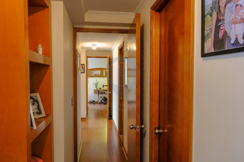 Vende Departamento, Mall Los Dominicos 4 Dormitorios, 3 Bañ