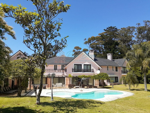Casa En Golf, 6 Dormitorios *- Ref: 6099